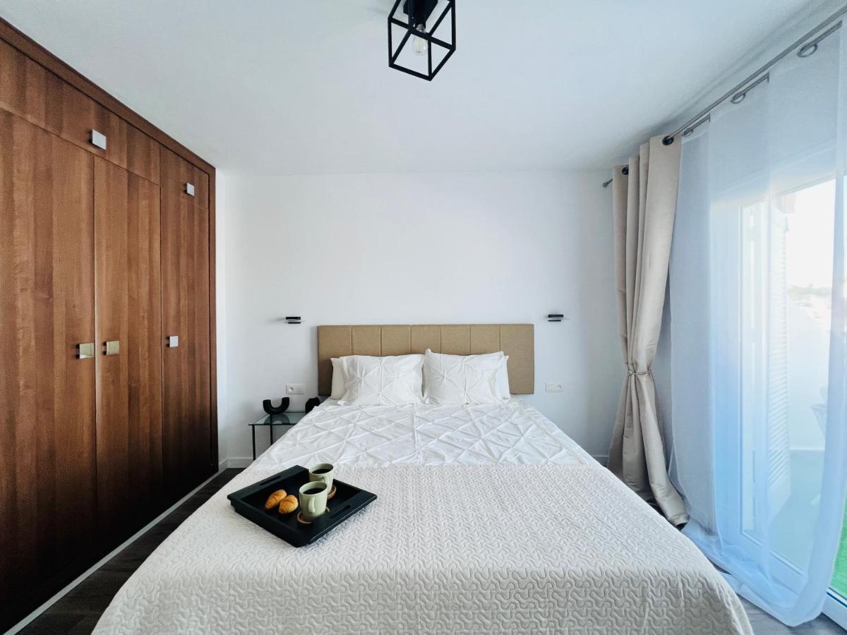 Paulmarie Apartment In Colina Blanca Адехе Экстерьер фото